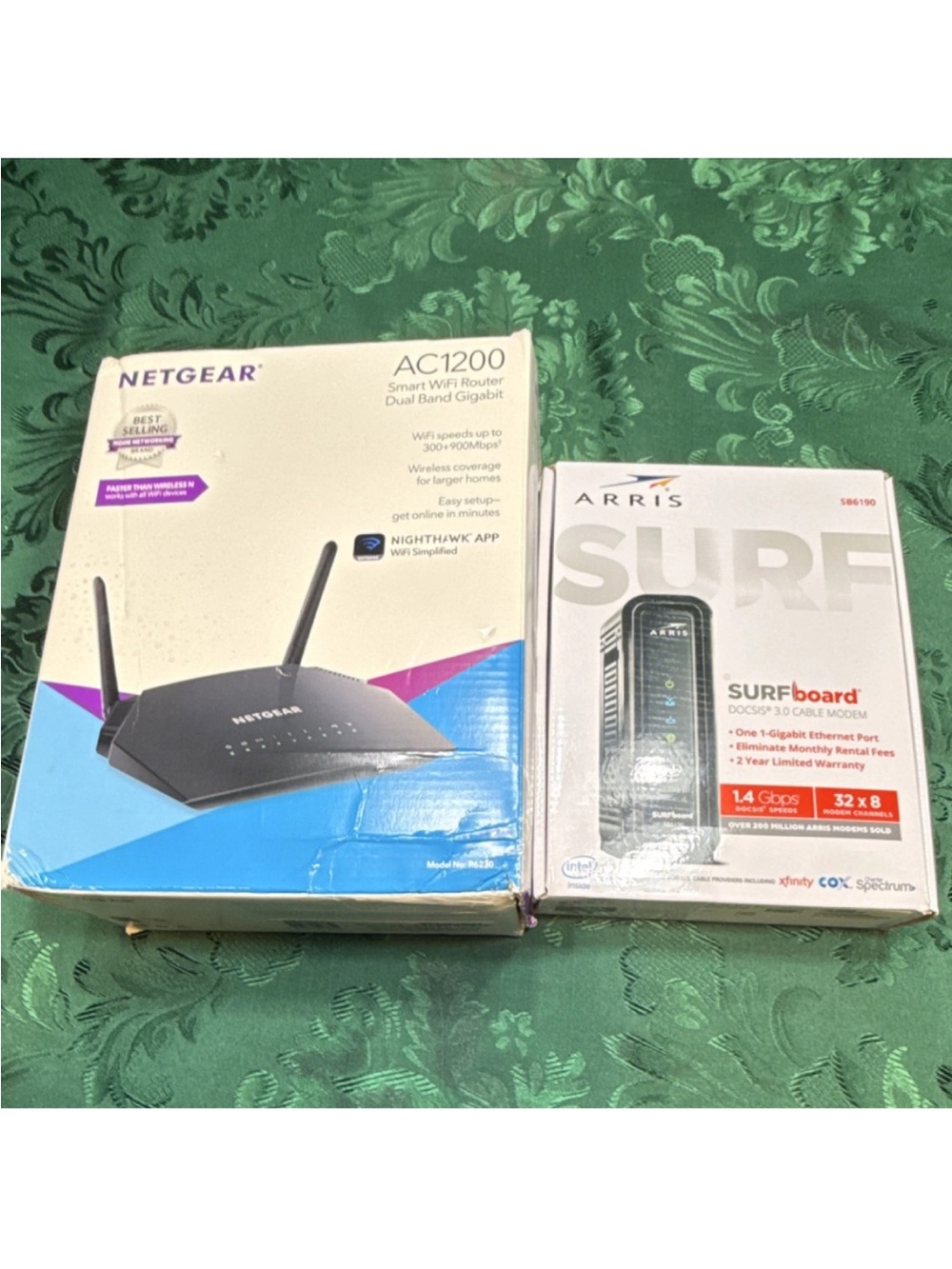 NETGEAR R6230 AC1200 Dual Band Gigabit Smart WiFi Route Arris surfboard bundle